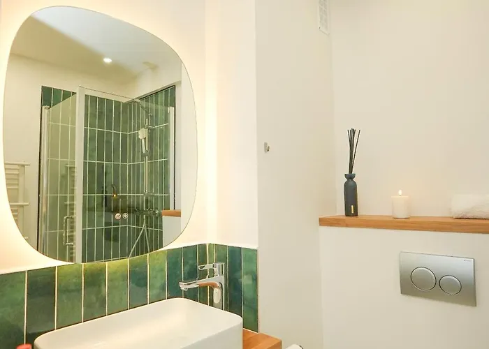 Romantique Avec 아파트 르망